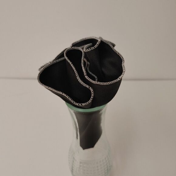 MEN'S ROUND HANKY POCKET SQUARE. - Picture 1 of 3